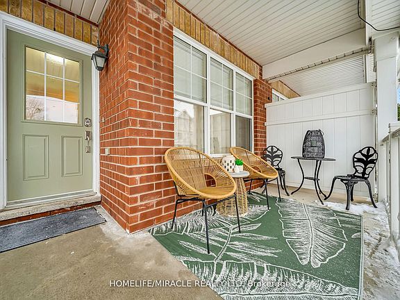 3rd image of 810 Hepburn Rd