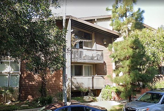 2nd image of 5901 Canterbury Dr Unit 15