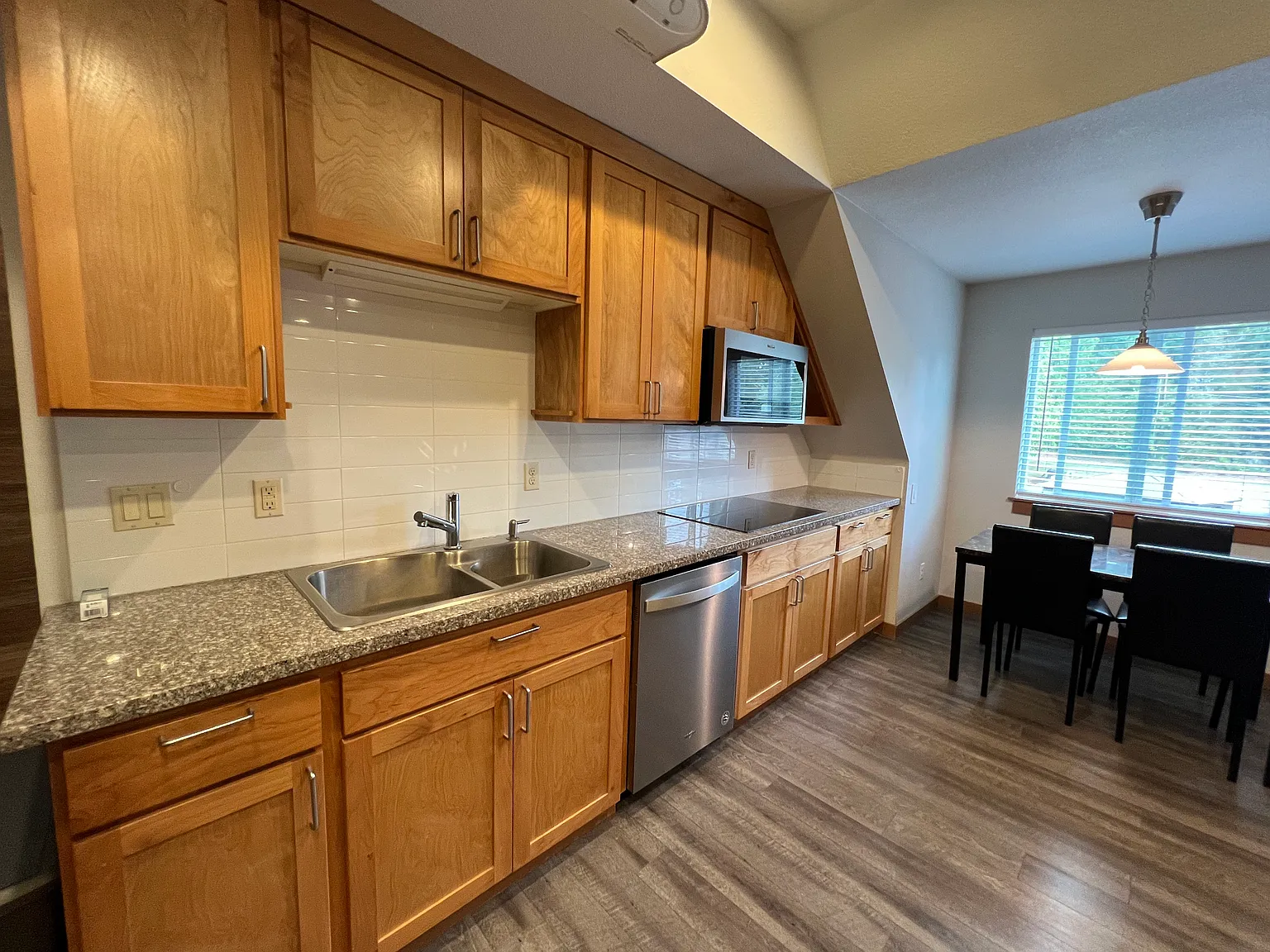 1 bed, 800 sqft, $1,800 — Photo 4