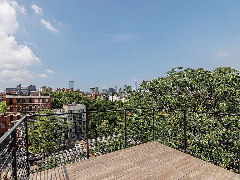 268 E 7th St #Penthouse 6 — Photo 16