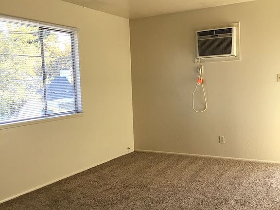 2nd image of 1031 F St APT 4