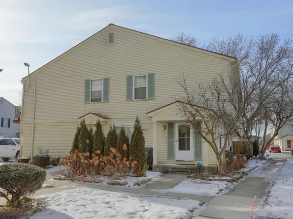 33627 Bayview Dr, Chesterfield, MI 48047