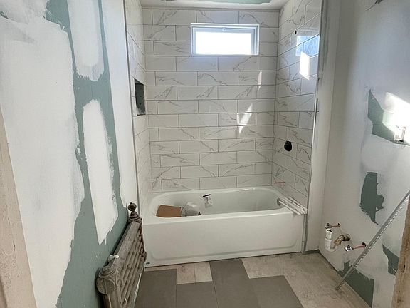 4th image of 12-14 Grand Ave Floor 1