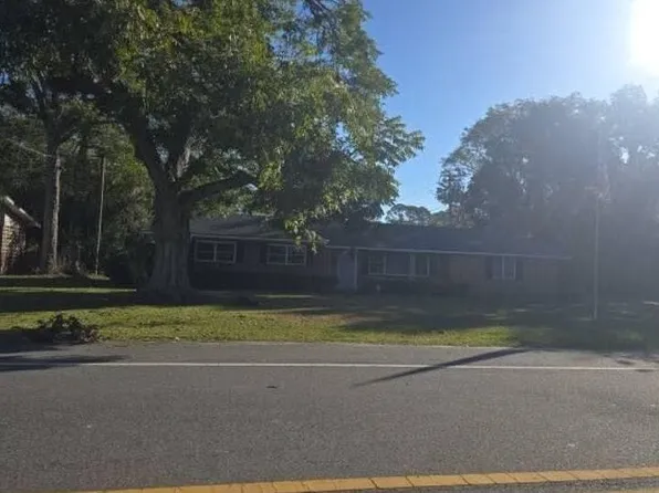 715 S Parrish Ave, Adel, GA 31620