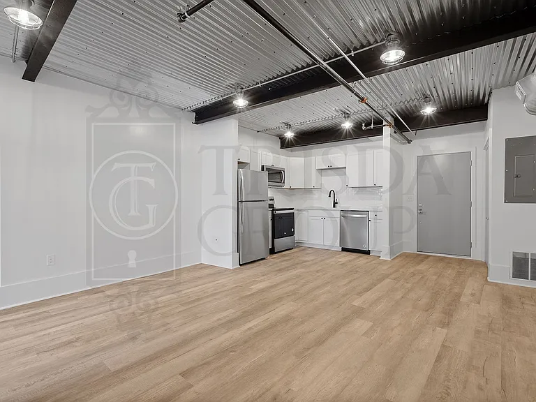 160 Southern Ave #7 — Photo 10