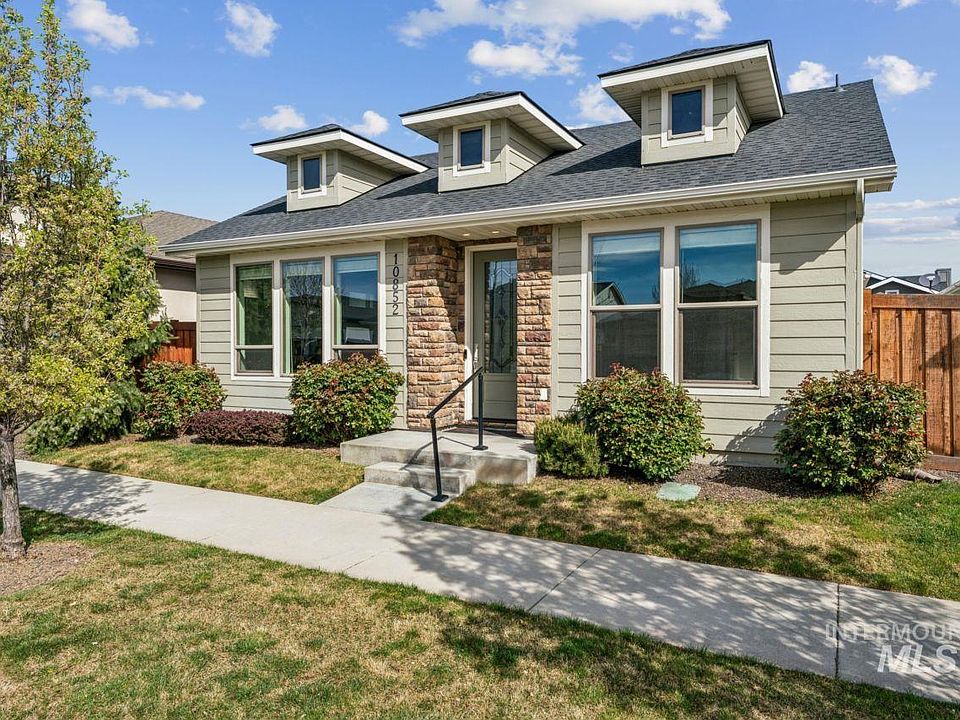1st image of 10852 W Mossywood Dr