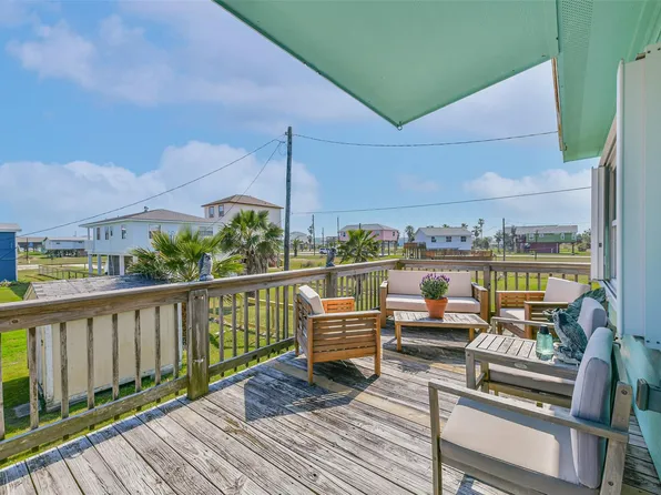 311 Oyster St, Surfside Beach, TX 77541