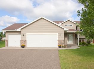 975 Isabella Ave, Clearwater, MN 55320