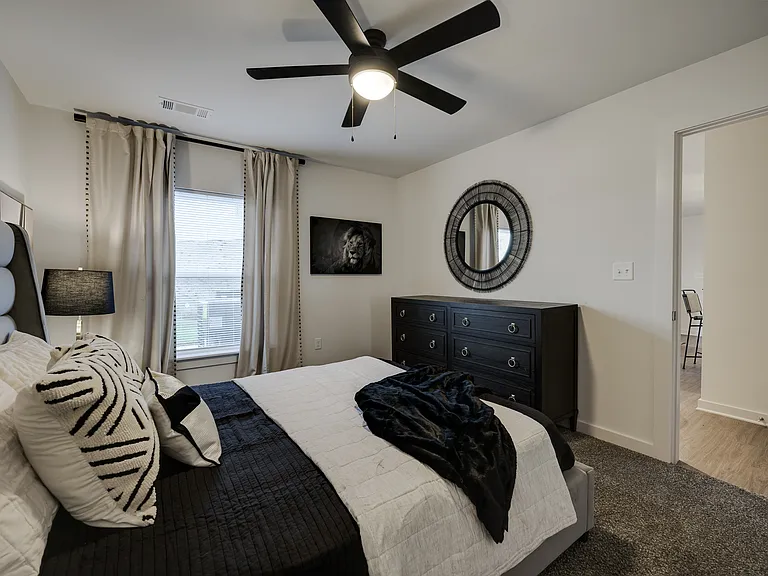 Brentwood Apartments — Photo 52