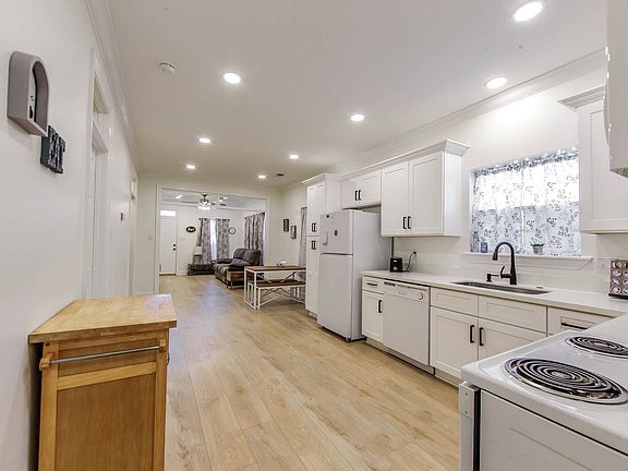 4th image of 522 Pine St