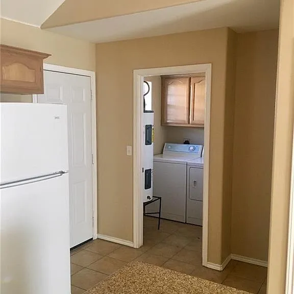 2503 Salvatierra Ave #11 — Photo 4
