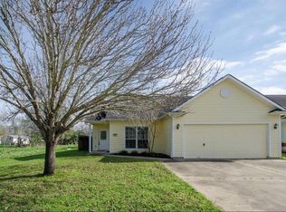 235 N Fowlkes St, Sealy, TX 77474