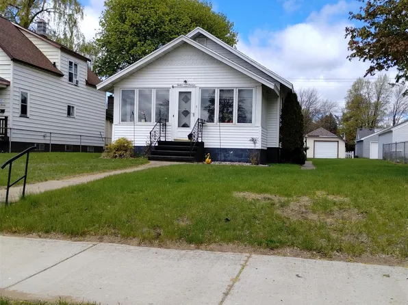 1216 Delta Ave, Gladstone, MI 49837