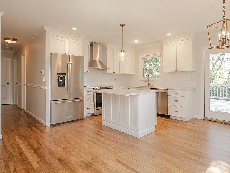 502 Stonewall Ave — Photo 2
