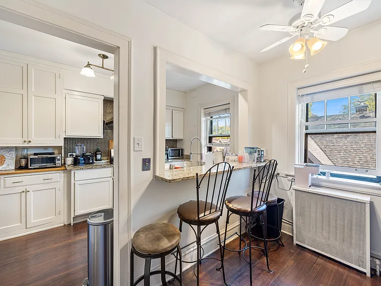 721 Foster St #2E — Photo 6