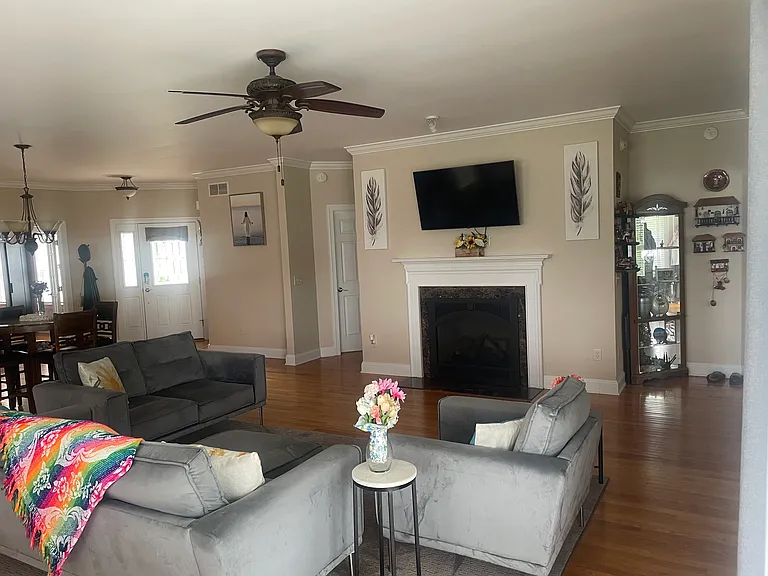 1194 Deats Dr #1 — Photo 8