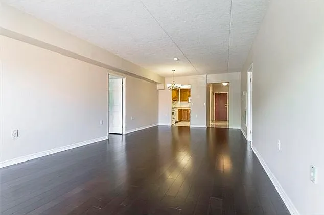 405 Erb St W #305 — Photo 9