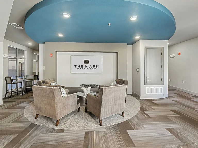 The Mark at Huebner Oaks — Photo 36