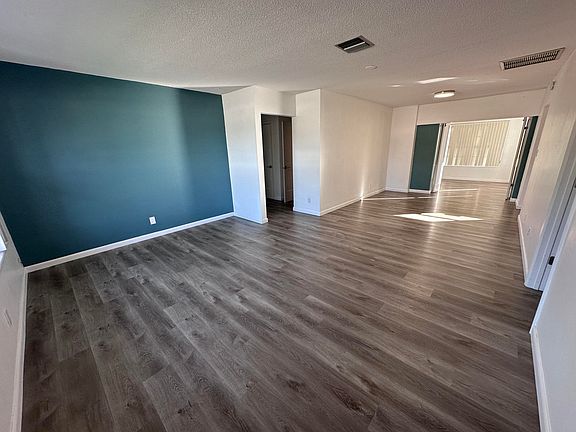 2nd image of 14 Ridgewood Cir