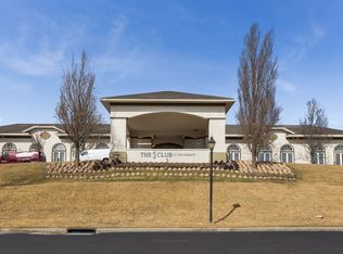 844 Madeira Blvd, Melville, NY