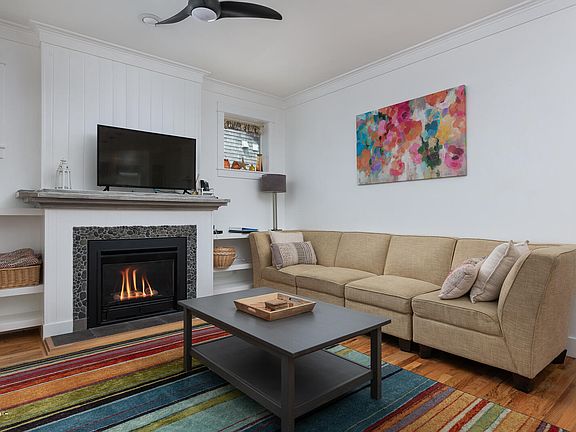 3rd image of 2586 SW Anemone Ave