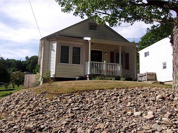2nd image of 235 Stevens St
