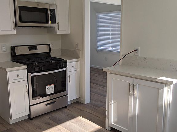 3rd image of 4302 Cloud Ave