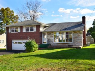 42 Crest St, Wethersfield, CT 06109