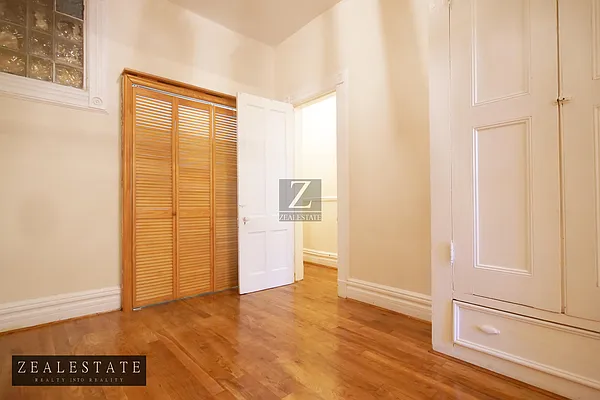 Rented by ZealEstate Group Inc | media 4