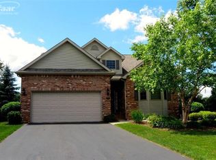 6470 Weyburn Ct #1, Grand Blanc, MI 48439