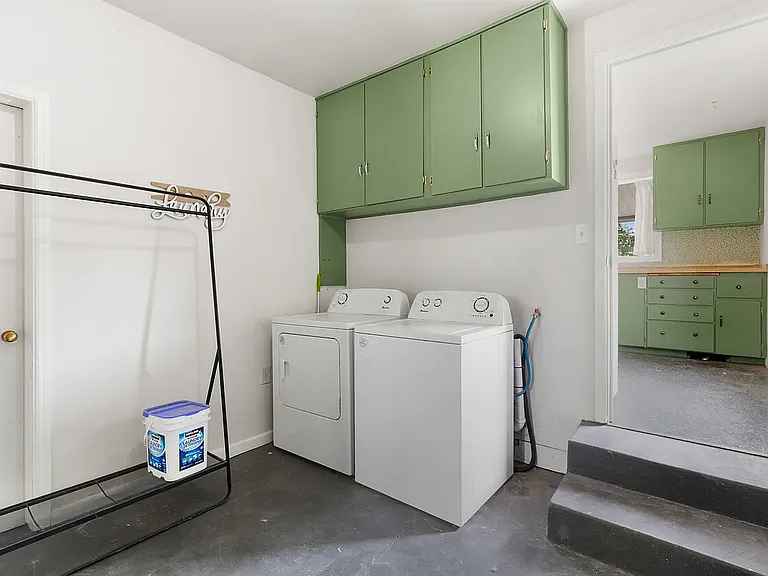 1136 S Adell Ave — Photo 17