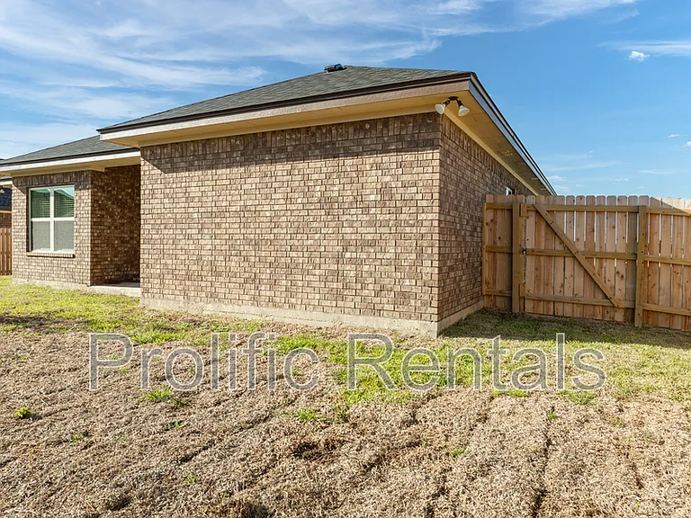 507 Tooter St — Photo 35