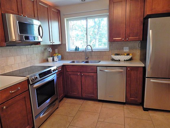 2nd image of 1009 Accent Dr