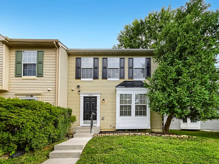 8573 Black Star Cir — Photo 1