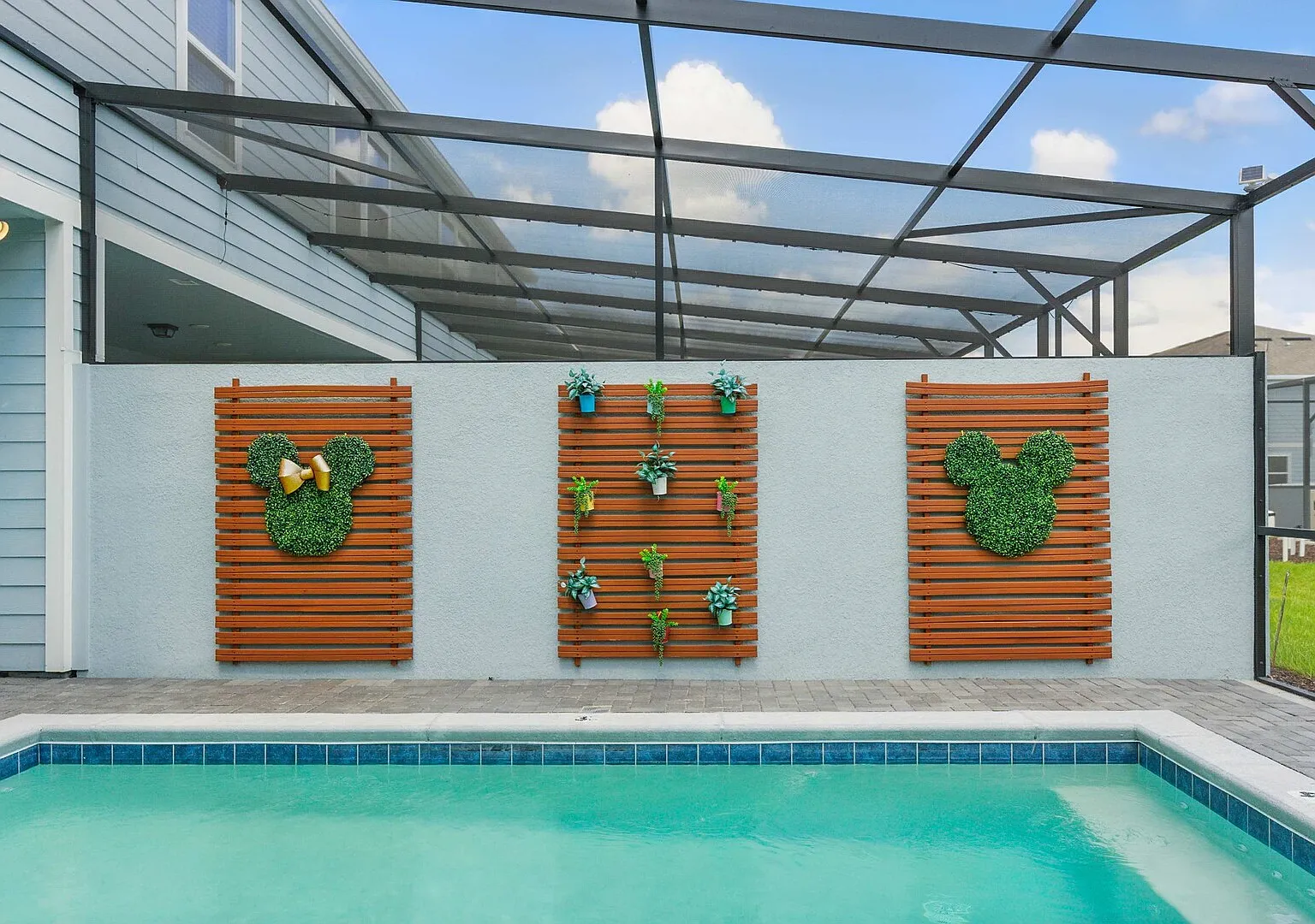 Fantasy Themed Fun with Pool & Resort Access — Photo 2