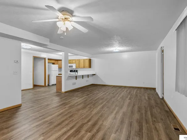 7240 Dorchester Ct, Lincoln, NE 68521