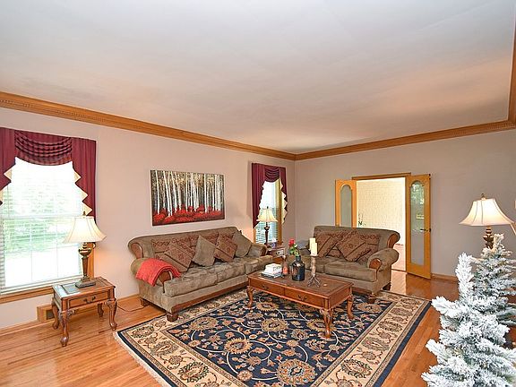 3rd image of 6508 Loiswood Dr