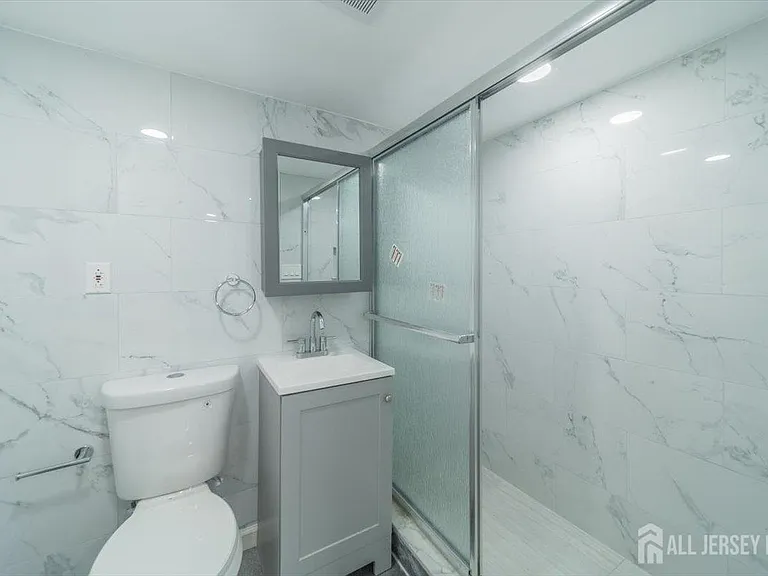 54 Bergen St #1 — Photo 18