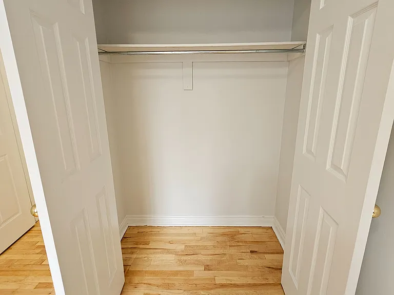 524 Yonge St #201 — Photo 14