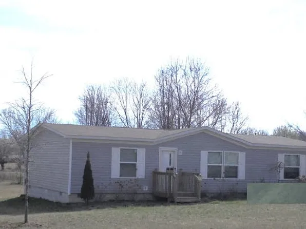 249 S D St, Hillsboro, TN 37342