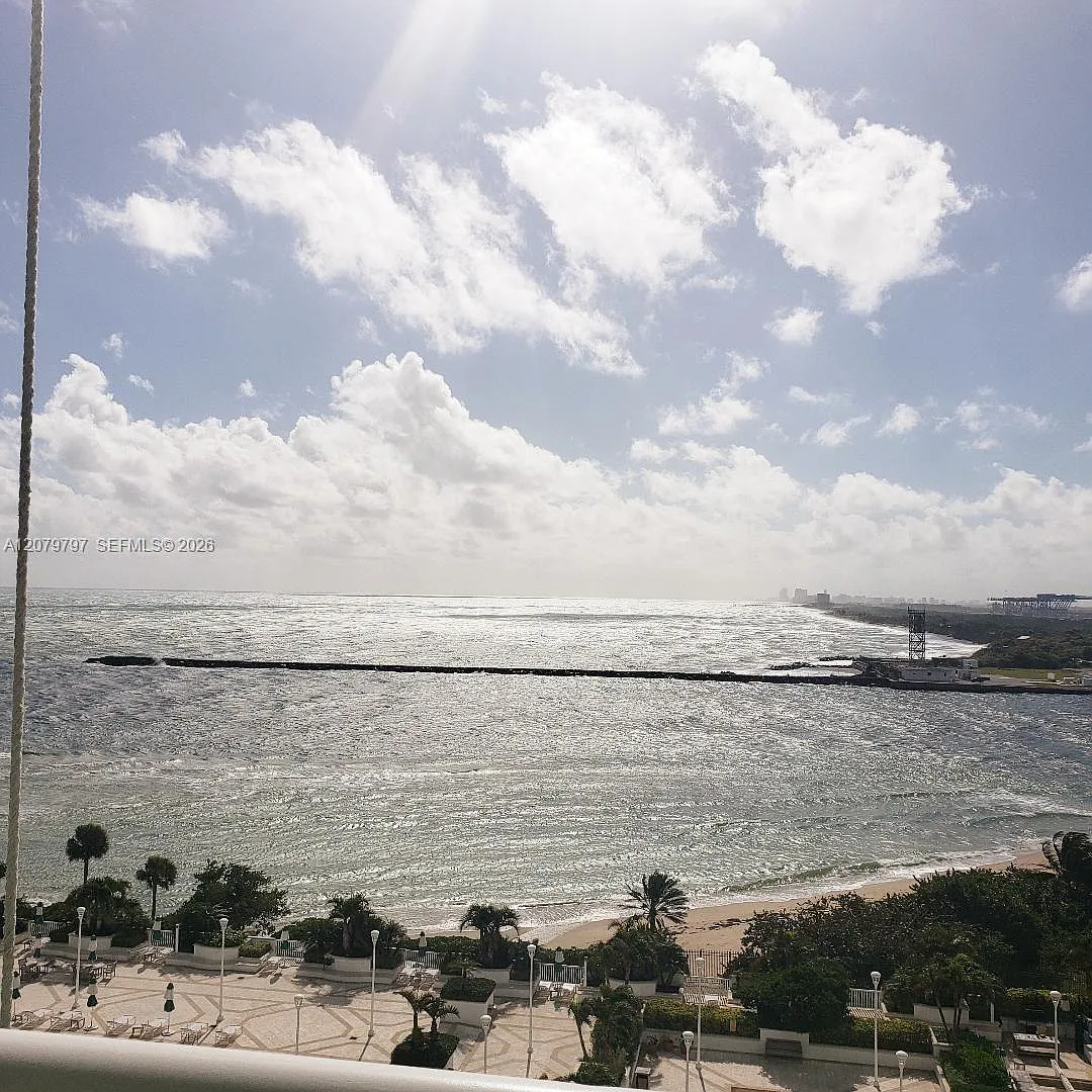 Point Of Americas Condo — Photo 2