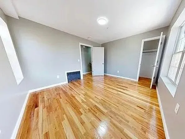 270 South Ave #2, Staten Island, NY 10303