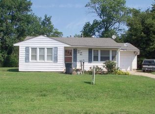 325 3rd St, Oswego, KS 67356