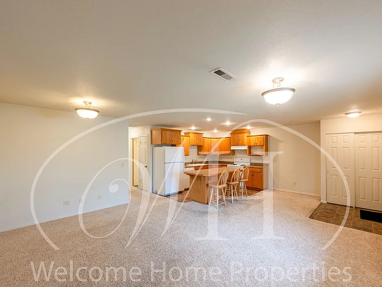 132 E Birch St — Photo 3