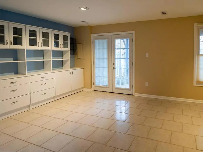 727 Herndon Woods Ct — Photo 25