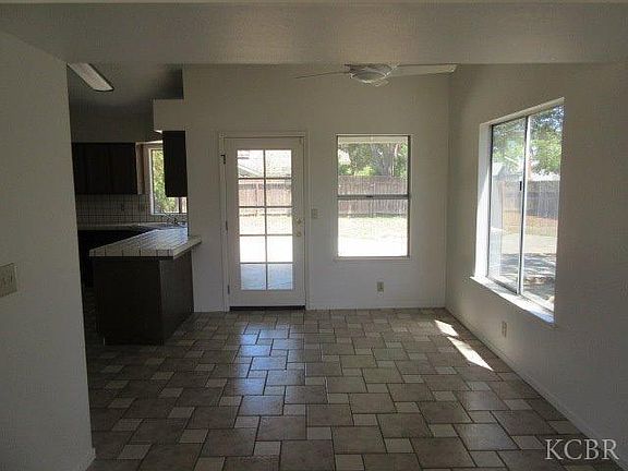 4th image of 2301 Cottonwood Dr