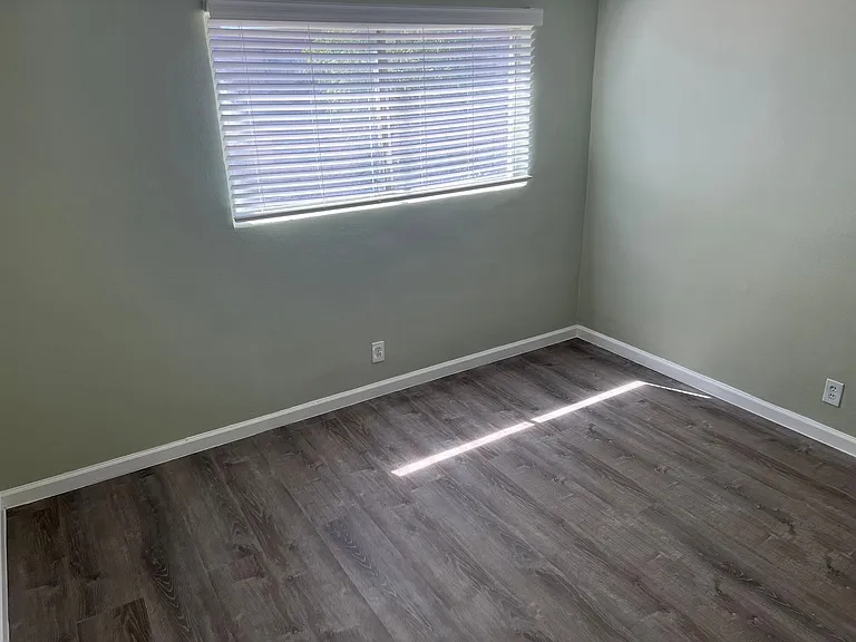 625 S Royal Crest Cir #24 — Photo 11
