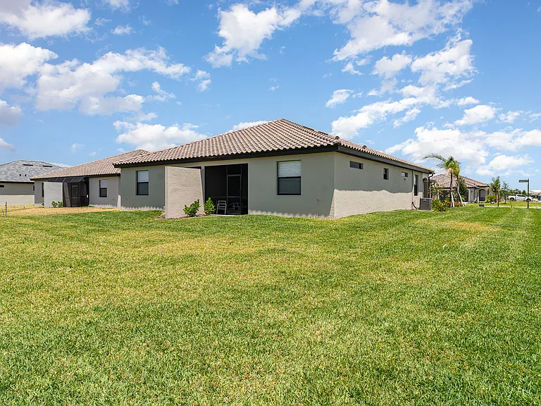 5422 Crystal Harbor Cv — Photo 17