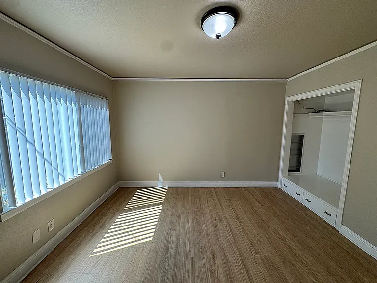 337 E Weldon Ave — Photo 38