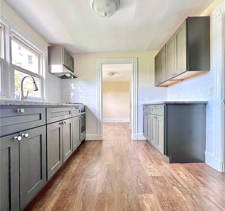 175 Centre Ave #3